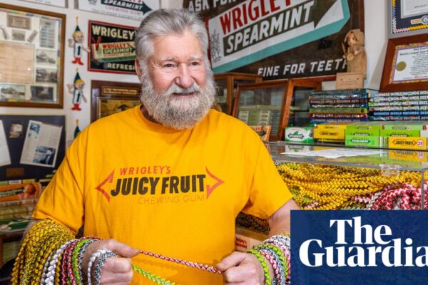 Experience: I’ve made the longest chain of chewing-gum wrappers in the world | Guinness World Records