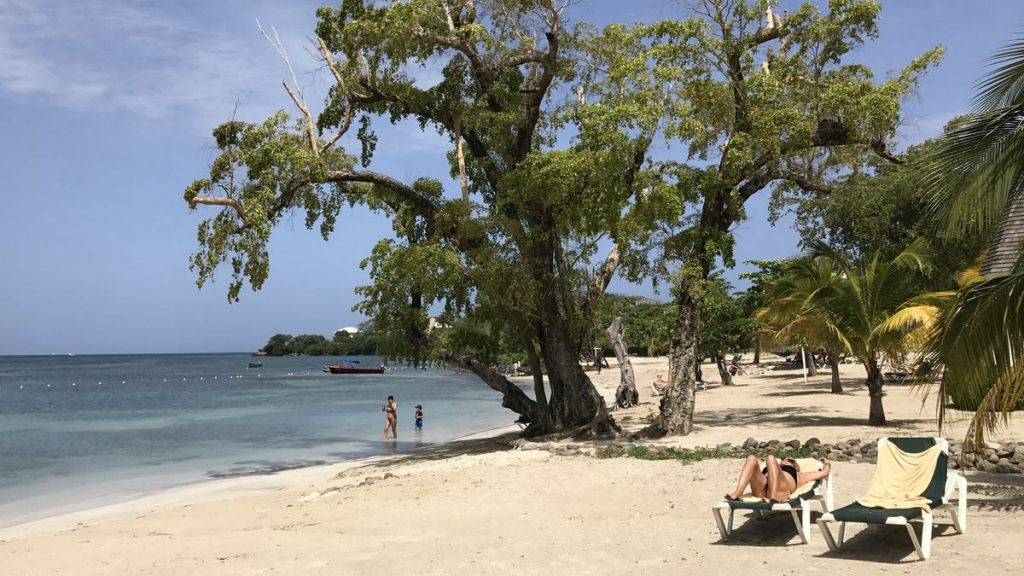 State Dept. lowers Jamaica travel advisory level, but urges caution
