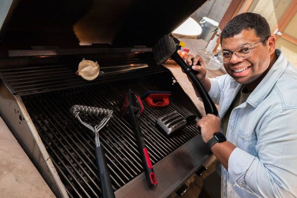 How to clean your grill grates