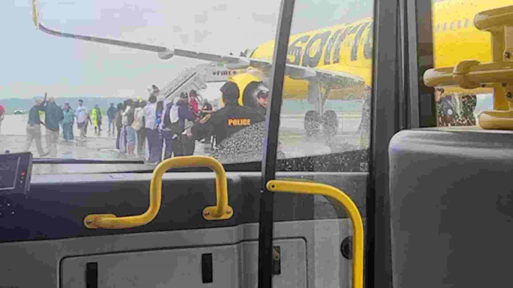 Spirit Airlines passengers forced to deplaneTravel