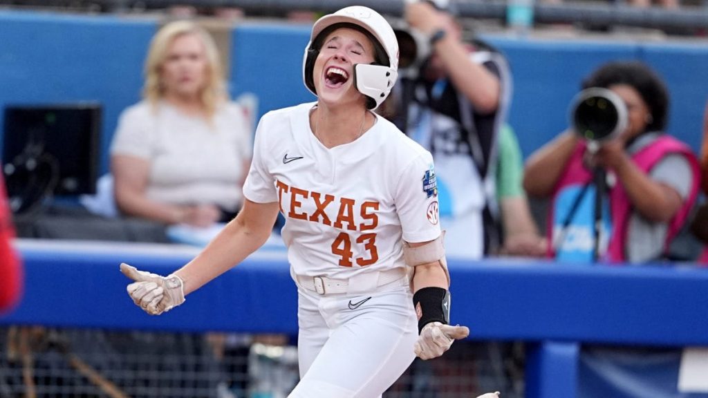 WCWS, softball tournament winners, losers: Texas leads highlights