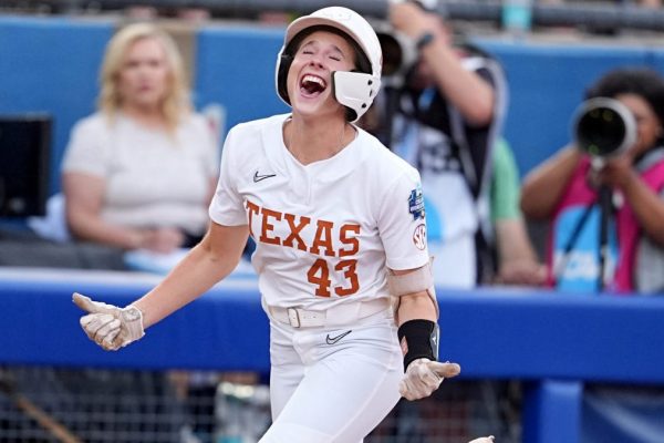 WCWS, softball tournament winners, losers: Texas leads highlights