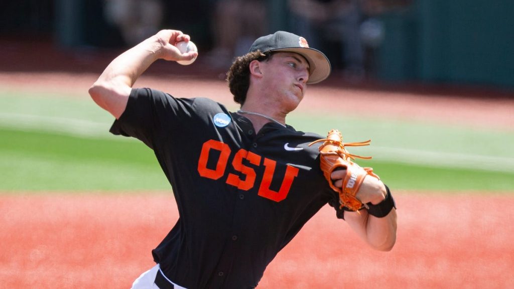 Oregon State-Louisville baseball live updates: CWS score, highlights