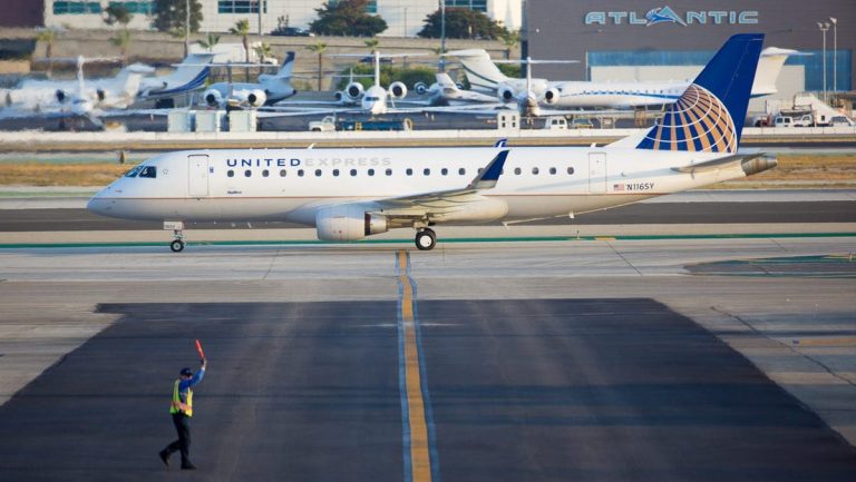 United Airlines paused Starlink Wi-Fi use after static feedback