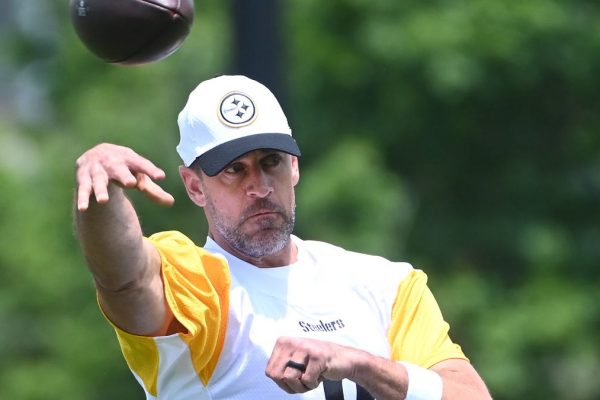 Aaron Rodgers went to Mike Tomlin’s backyard cookout
