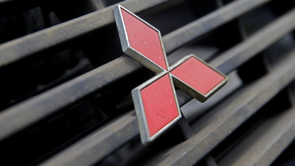 Mitsubishi recalls nearly 200K Outlander SUVs over software issue