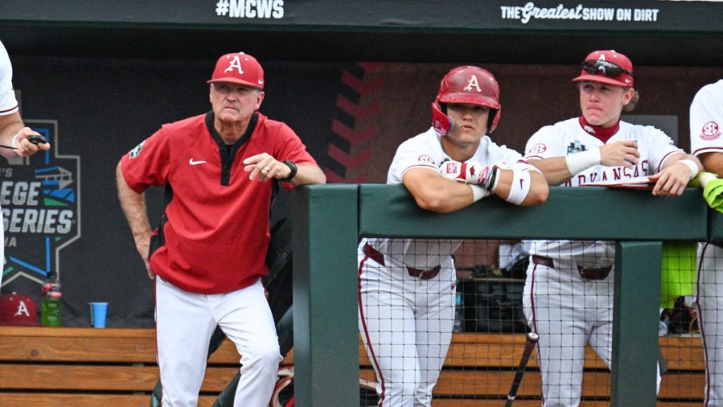 Arkansas, Dave Van Horn start College World Series with loss