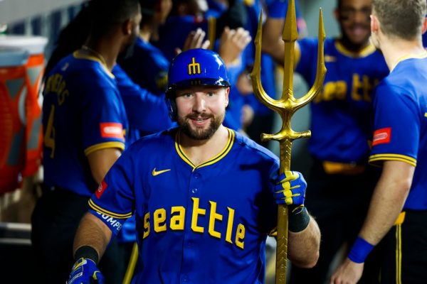 Mariners’ Cal Raleigh making history. His biggest fan? Johnny Bench