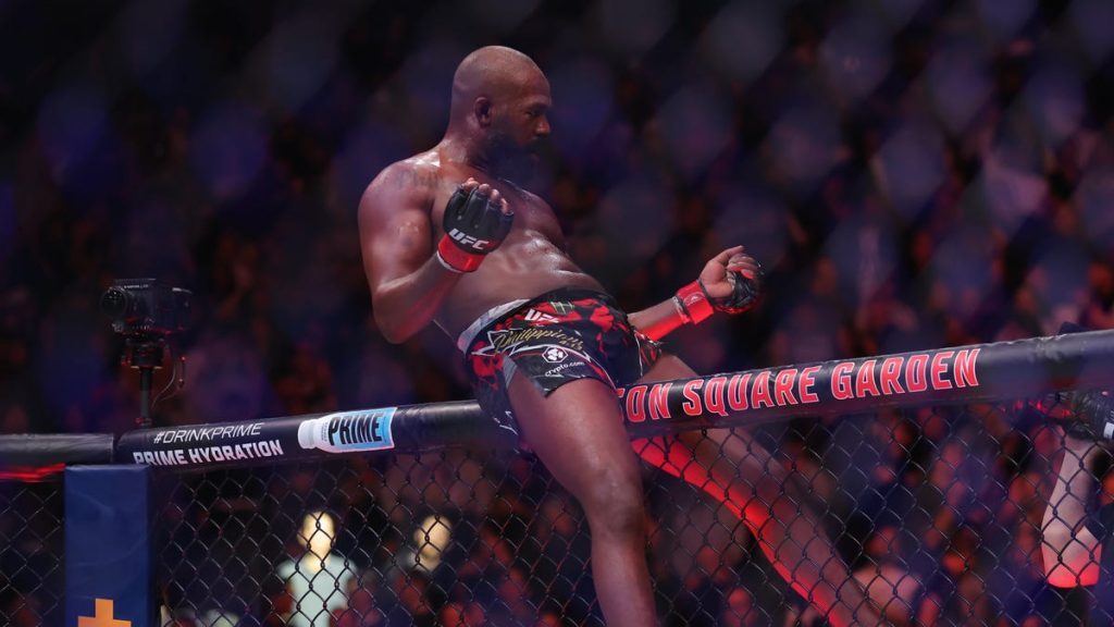 Dana White announces new UFC heavyweight champ